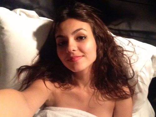 goldenboi808:  submissionsworld1:  Victoria Justice pictures leaked 😘  No pussy pix?   Ive always had a crush on her.