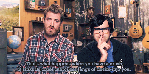 rhettandlink:  graveyard-whistler:  [►]   The definition of a crush.