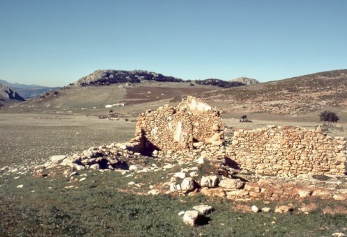 Ruinas de un pueblo abandonado, Sierranía de Ronda, Málaga, 1983.