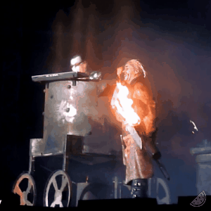 miscreantmelon:when your dinner just won’t die so you gotta get the big gun…