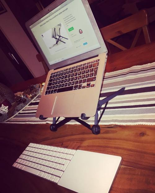 I got my @therooststand today from my @kickstarter campaign last year.
Very happy! great job!
#rooster #laptop #kickstarterproject #kickstarterproject #working