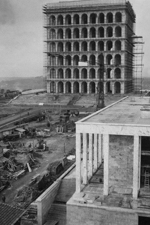 alfiusdebux:   Giovanni Guerrini, Ernesto Bruno Lapadula and Mario Romano. Palazzo della Civilt&agra