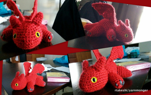 CommissionsThe story: I frogged a sweater and had an abundance of red yarn. 99% of all my other craf