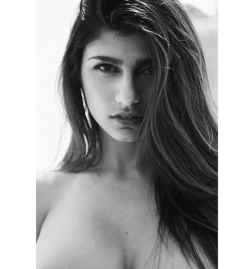 miakhalifablog:  Mia Khalifa picture 