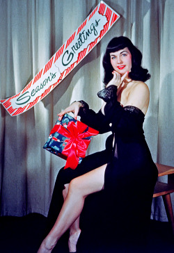 vintagegal:  Bettie Page c. 1950s 