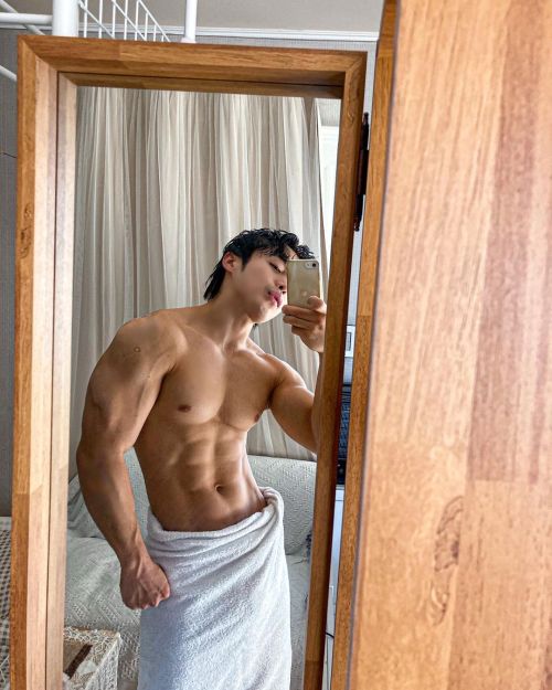 asianbodyhunk: : __