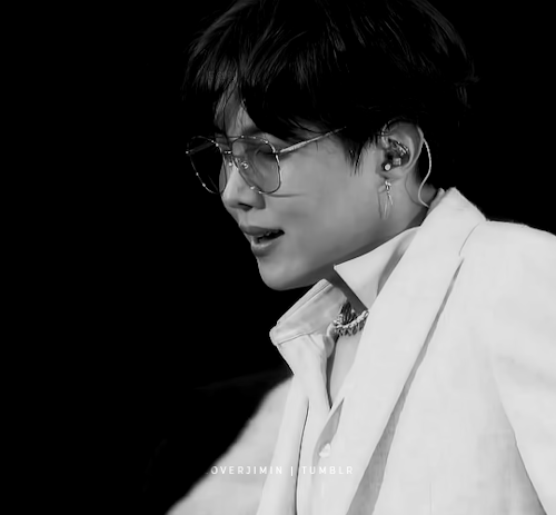 Random Gifs Of Bangtan (9/105)