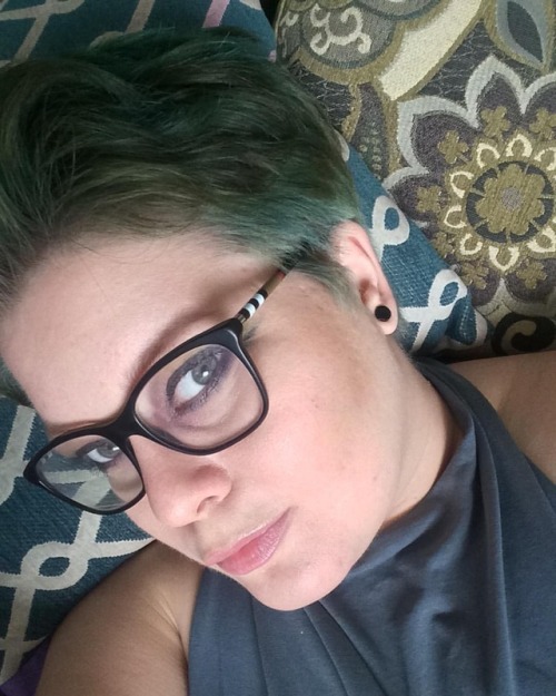 TBT my green hair// I think I might have to double tap this colour #greenhair #missingit #alook #nof