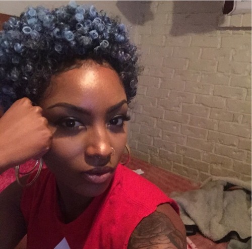 bombshellssonly:@cometakeapuff