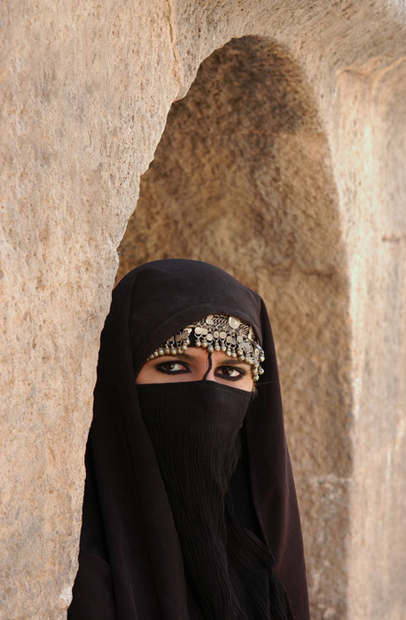 Abaya saudi arabia women