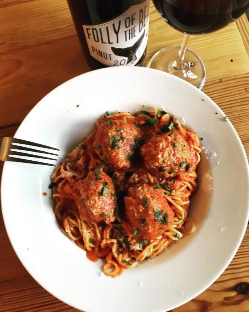 mrakfoodcraze:[Homemade] Spaghetti and meatballs - everything handmade.