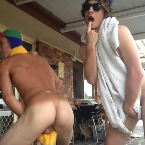 powerbottomboys:  sun kissed 