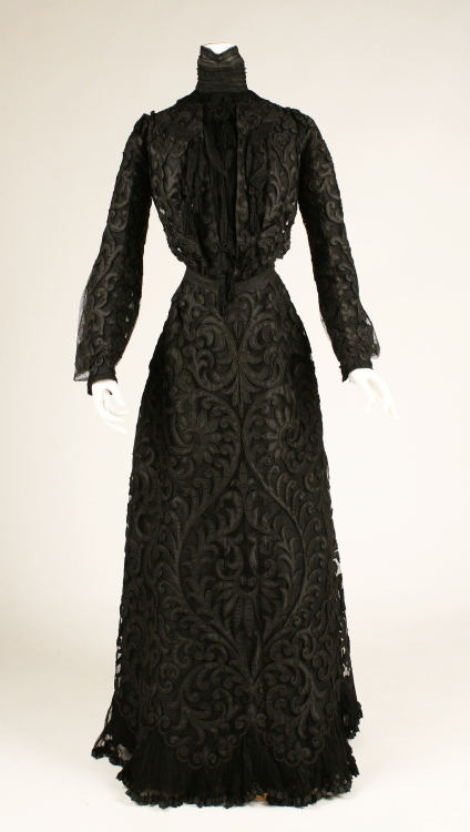 fashionsfromhistory: Dressc.1902United StatesThe MET (Accession Number: 1973.46.2a, b)