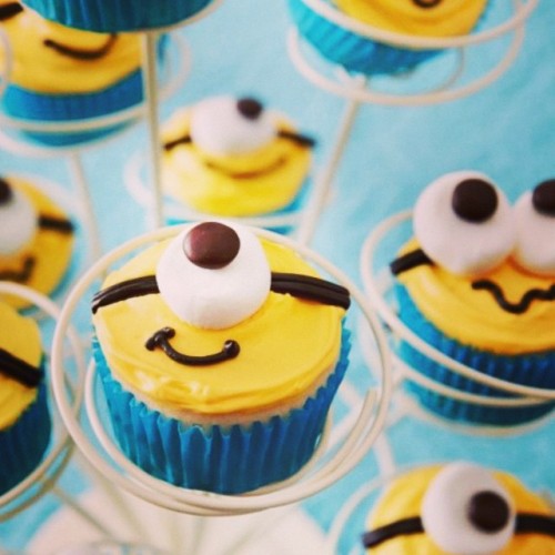 Minion cupcakes ^^ #dinner #fresh_fruits #homemade #instacooking #gourmets #foodporn #foodie #food #