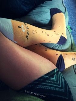 spicyrunnergirl:  Knee high socks are back!!