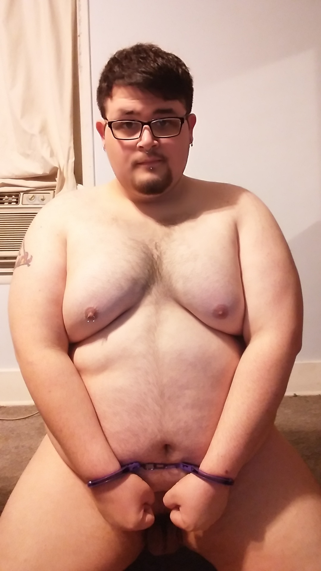 daspandabear:  So being tied up is something I’ve always wanted to try, handcuffs
