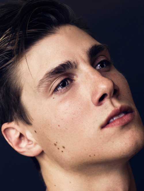 boys-boys-b0ys-b0ys:    Jeremy Schneider, Silvester Ruck, Dorian Reeves , Cby Christian Rios via MMSCENE
