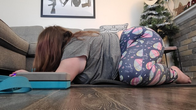Porn photo bigbootiedbrat:Learning to yoga 🧘‍♀️