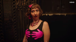 underbust:  Am I the only one who is ferociously in love with Kristen Schaal?