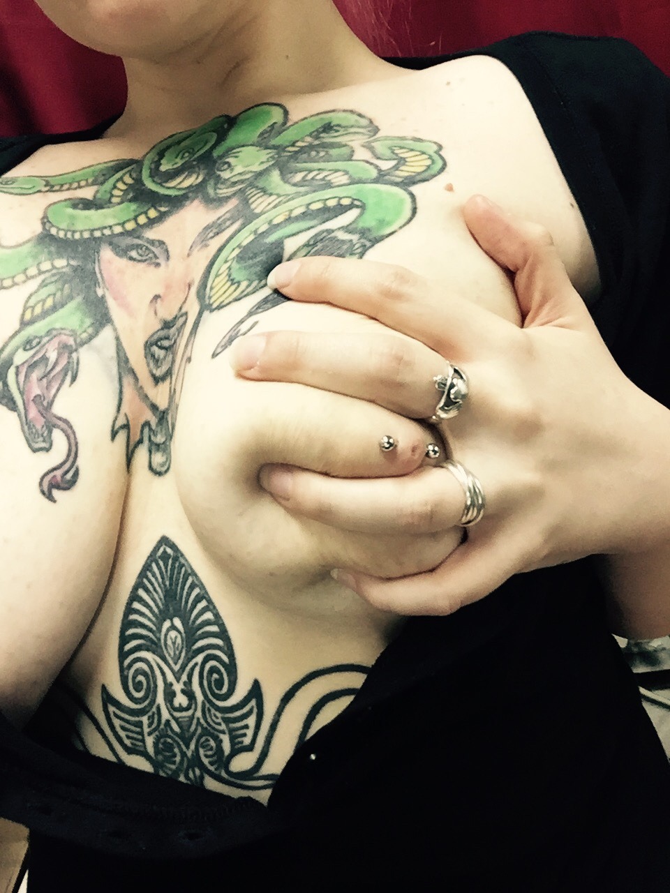 angelinakitten:  So touchy feely ✨