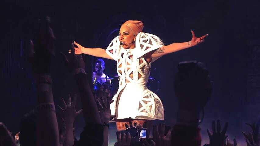 victormanuelmacias:  Let’s dance bitch is Bad Romance 
