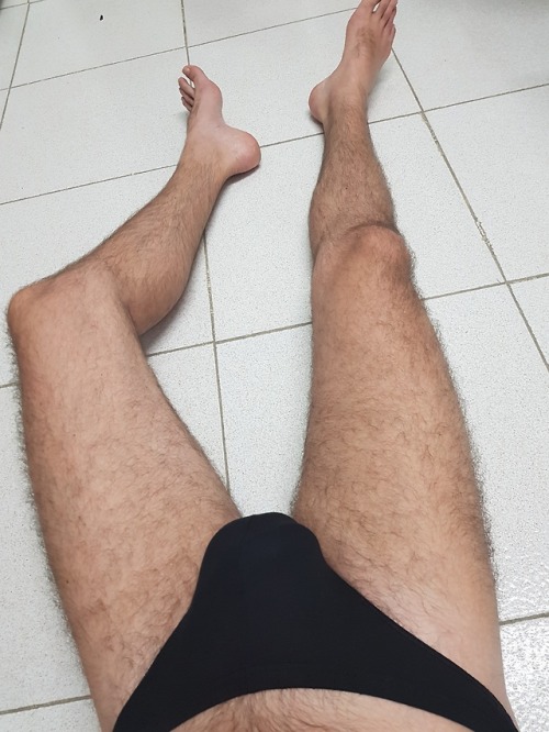 jocksbriefsandthongs:  Thong day