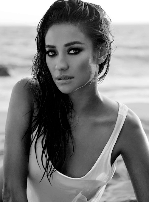 Sex aerithstrifes:  Shay Mitchell - Photographed pictures