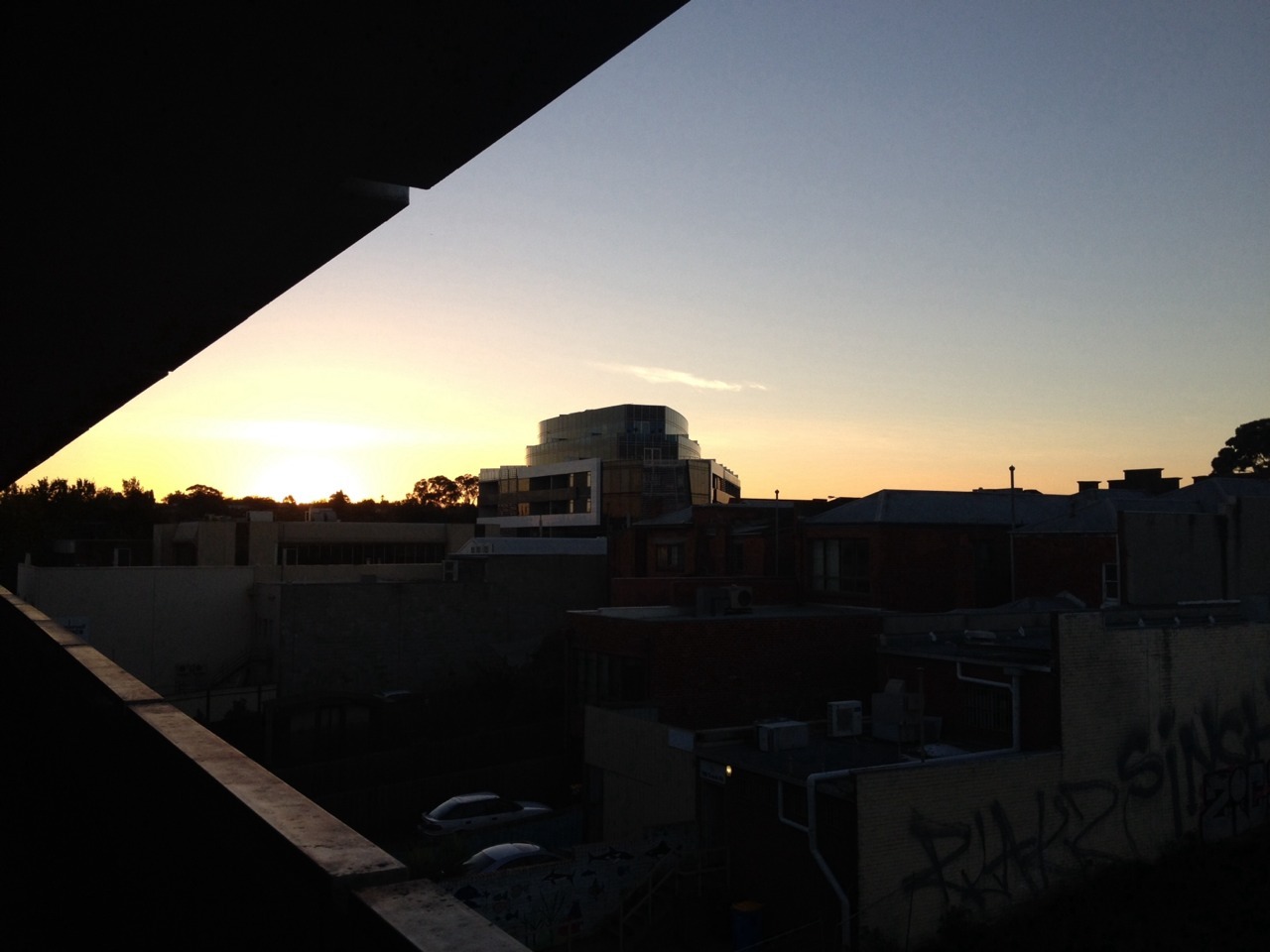 pixieliz:  Roof top sunsets 💖