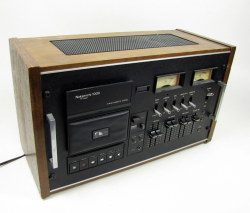 casssettte:  cassetteplayers:  VINTAGE NAKAMICHI model 1000 3-HEAD TRI TRACER DUAL CAPSTAN CASSETTE SYSTEM  Gorgeous! 