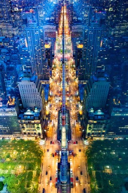 petapeta:  Amazingly Symmetrical Reflections of NYC Captured from the Tops of Skyscrapers - My Modern Met