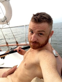 dekanuk:    dekaNuk’s archive of naked exhibitionist men and dekaNukslave’s archive   