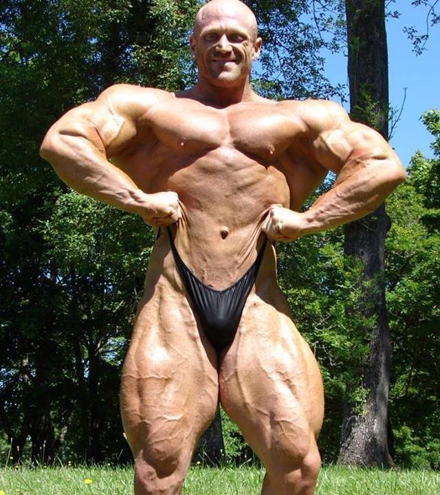 gerske:  The hulking mass of Brandon Lyons (gotta love the load-bearing posers)