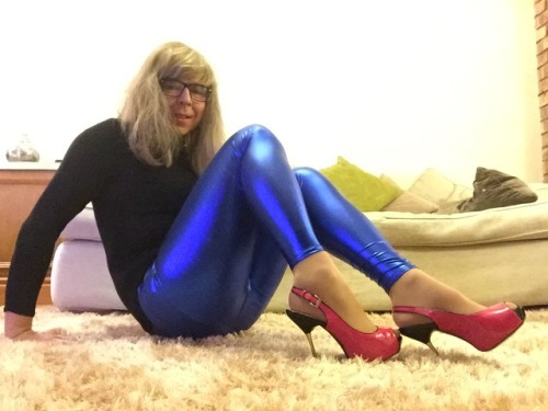 Especially for @crossdressersworld who thought he’d like to see me in leggings x if it’s not nylon i