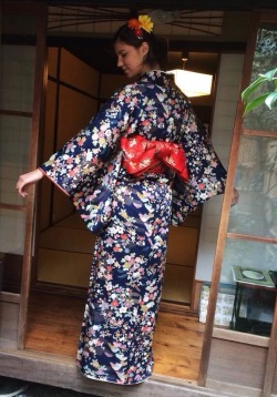 my awesome kimono for the tea ceremony :D