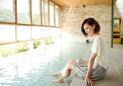 aragaki-desu:  Yui Aragaki Tabiiro Travel Magazine Magazine website: Tabiiro (Jp) 