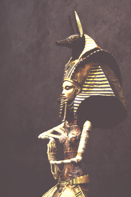 clearvisionary:  “Honor is the inner garment of the Soul” -Akhen 