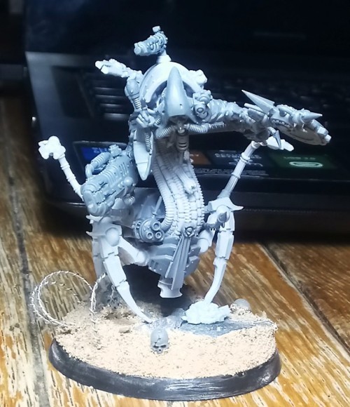 Here is my converted Tech Priest Dominus. I decided that the Warlord for my 40K Adeptus Mechanicus a