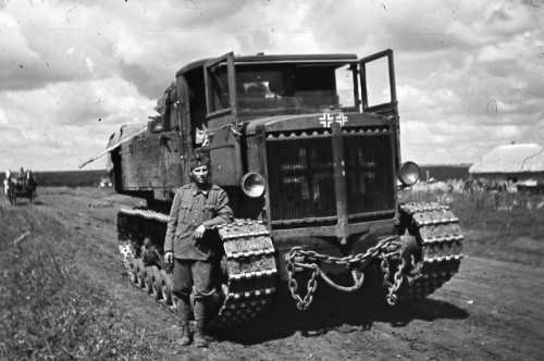  Voroshilovets Heavy Artillery Tractor