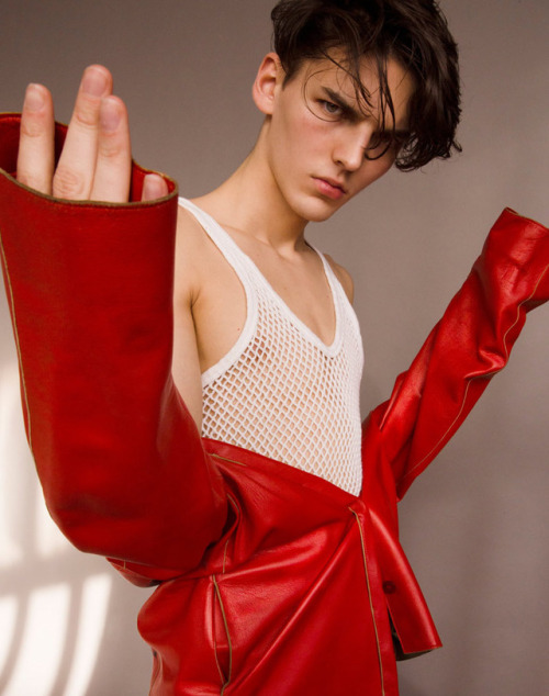 christos:
“Eli Epperson by Federico Fernández – The Ones2Watch
”