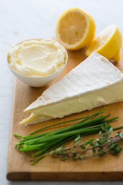 wisconsincheese:  Afternoon daydreaming with Wisconsin Mascarpone and Brie.
