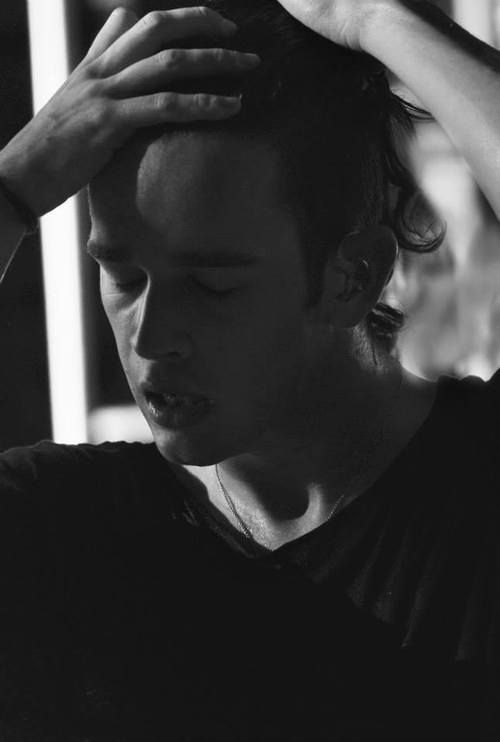 ughmatthewhealy:  ;)