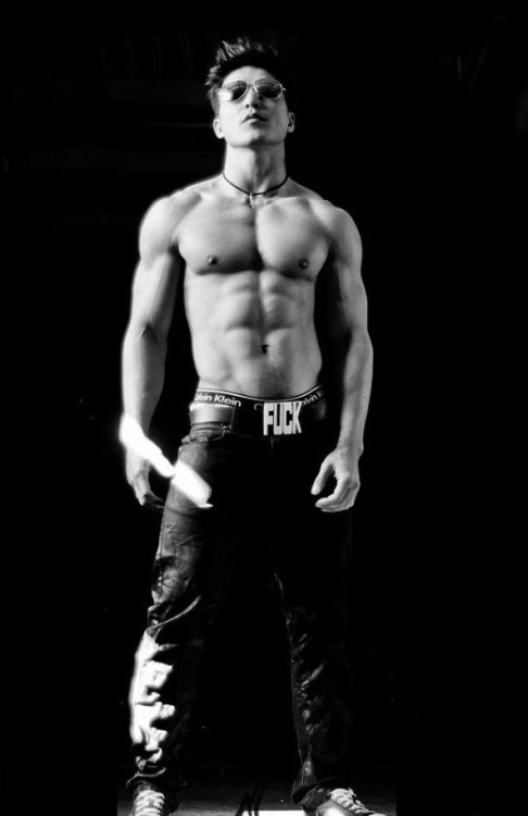 crzybolin:  asianmalemuscle:  