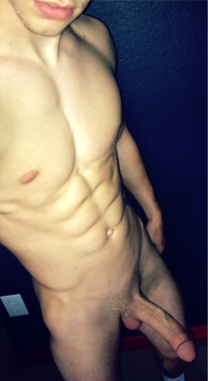 borntoservicestr8men:  What’s not to love about Australia?  I think I would blow the whole country.