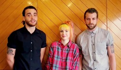 gioo-its-me:  paramore on self titled tour