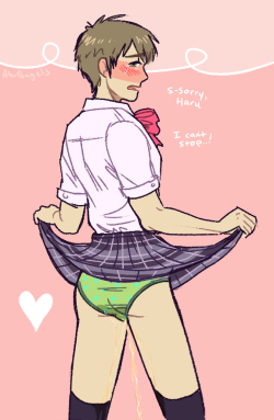 ah-bagels:  this didnt turn out very exciting but?? here it is anyway? makoto was supposed to hold it longer, but well 