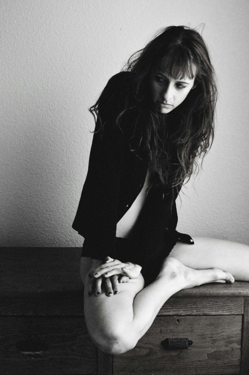 angiemariedreams:  I see it all Photographer: robertweissner Model: angiemariedreams