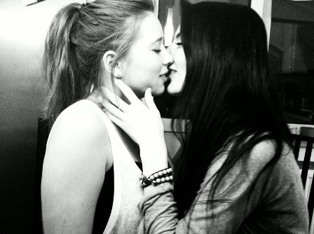 lesbianfish:  #lesbian kiss#lesbian dating 
