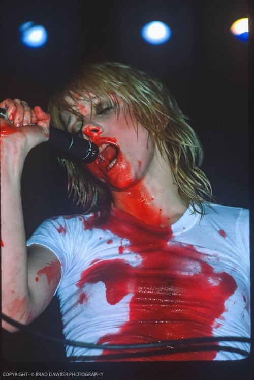 witch-trial:Cherie Currie performing Dead End Justice - 1976Photos by Brad Dawber