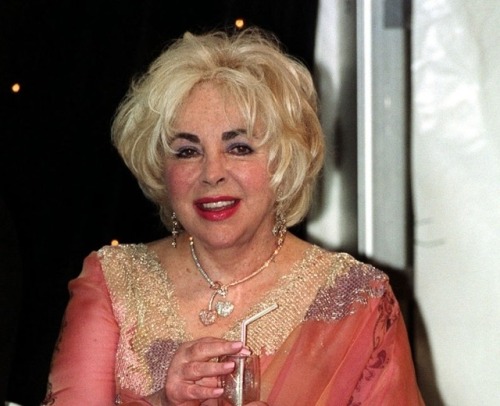  Elizabeth Taylor - Cannes Film Festival on May 20, 1999 