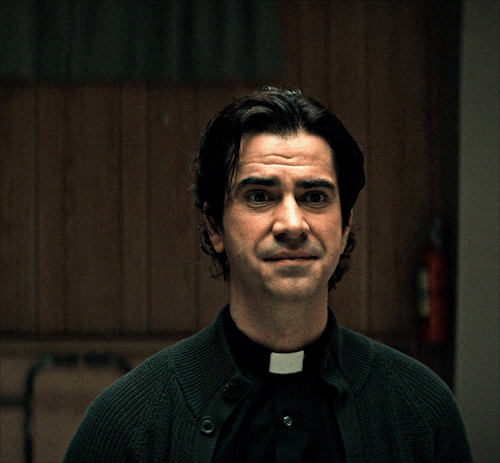 lindir:Hamish Linklater as Father Paul/John PruittMidnight Mass (2021)